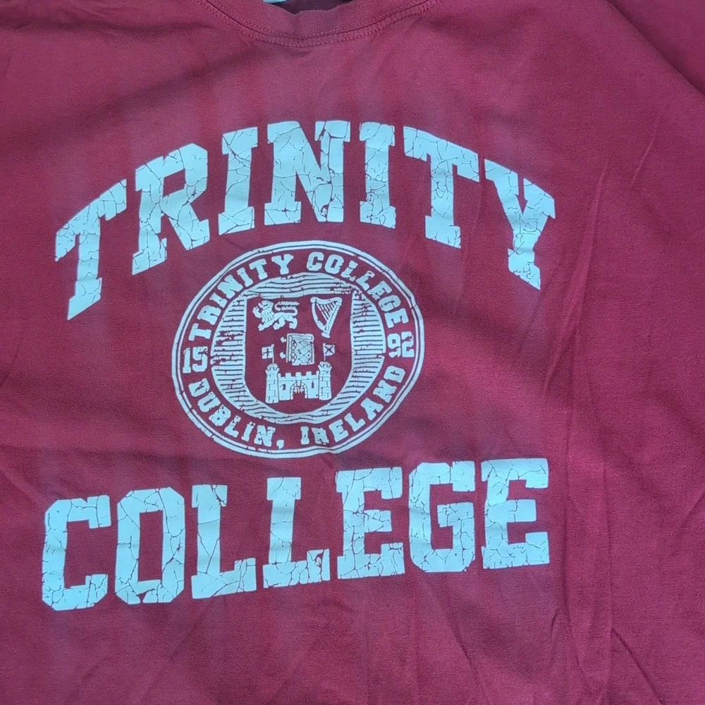 Trinity College T Shirt - Picture 2 of 3